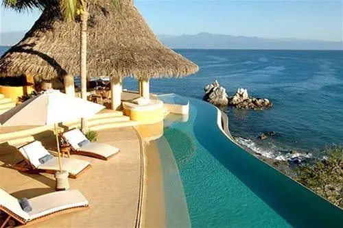 Casa Piedra Blanca