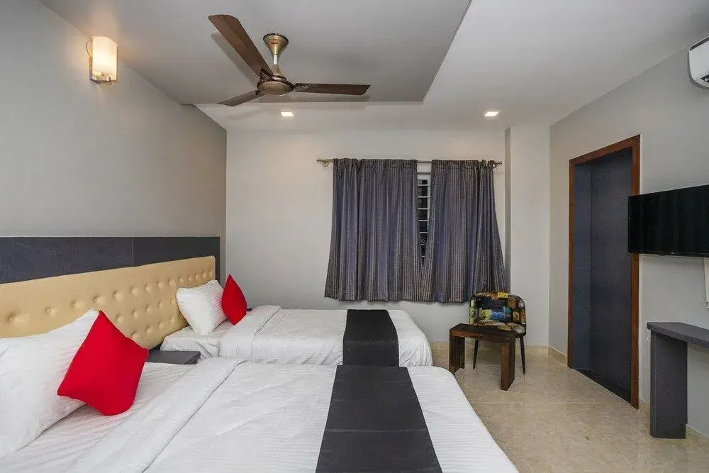 Hotel Blue Spring by OYO Rooms