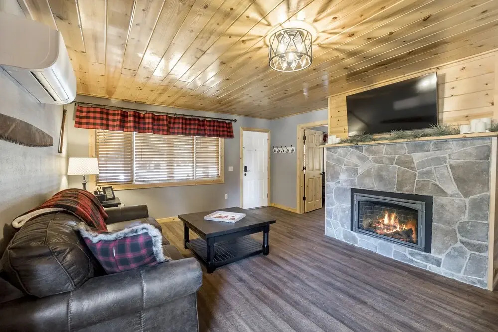 Timber House Lodge