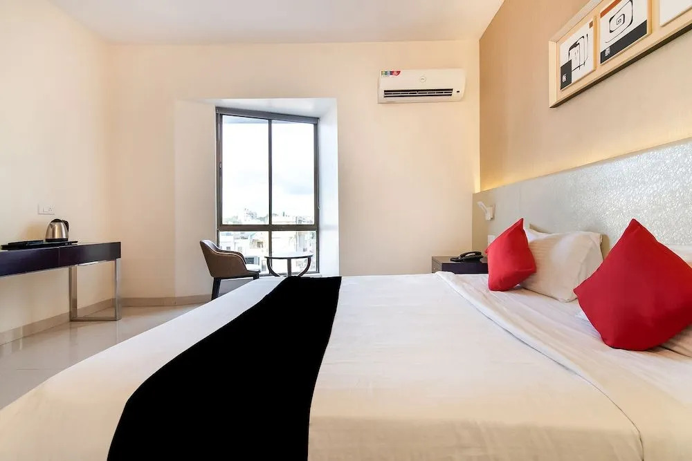 Capital O 37016 Hotel Patiala House