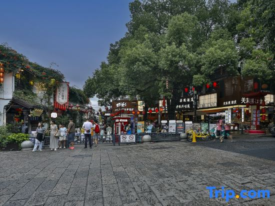 Qiyu Hotel (Shaoxing Caoqiao Straight Street)