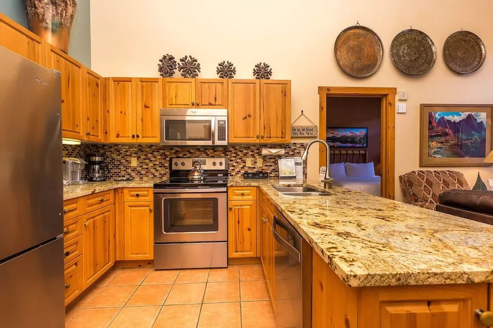 Expedition Station #8628 - 1 Br Condo
