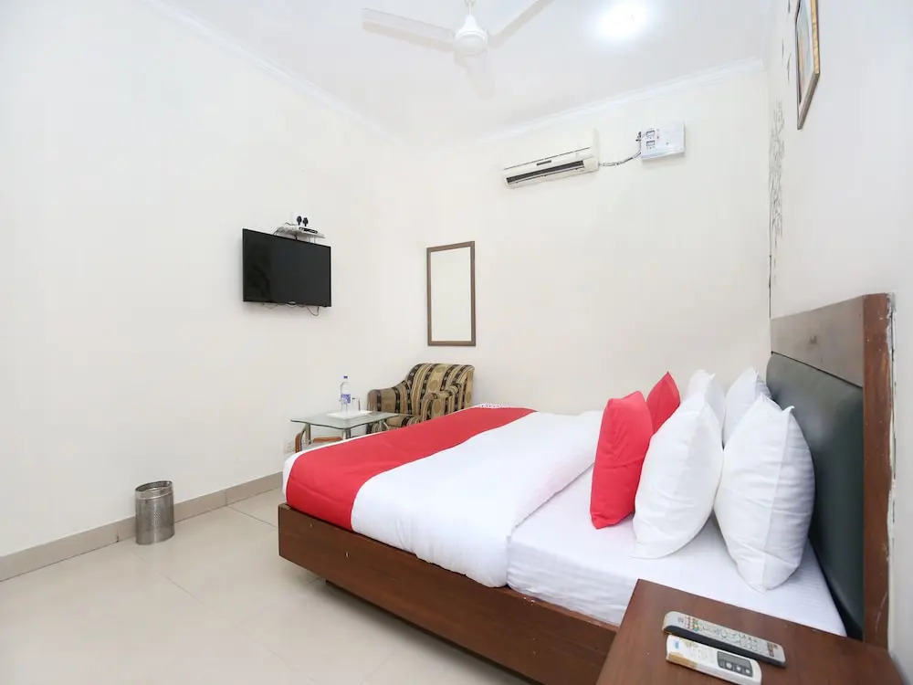 OYO 1950 Hotel Supreme