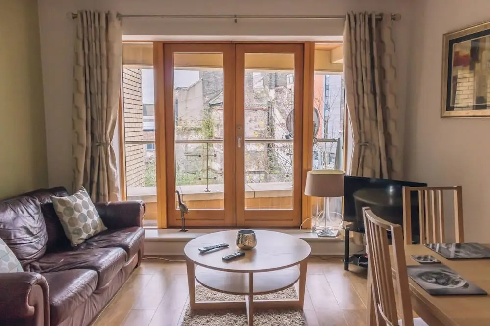 2 Bedroom Apartment Near City Centre