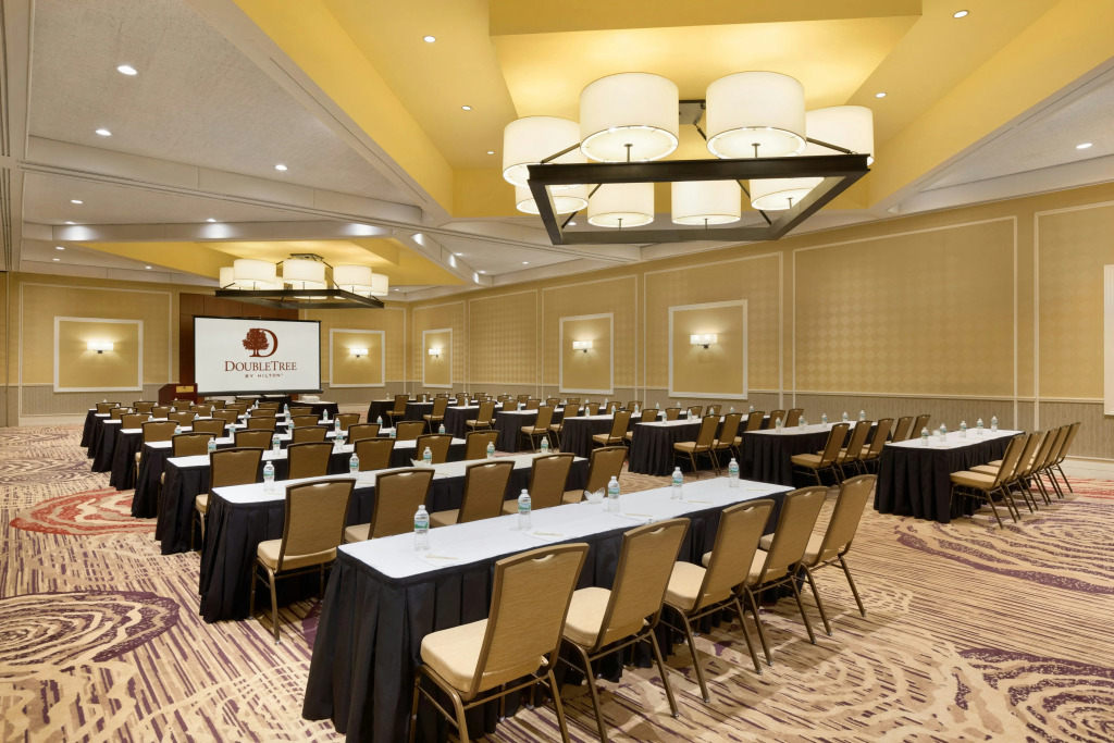 DoubleTree by Hilton Hotel & Executive Meeting Center Somerset