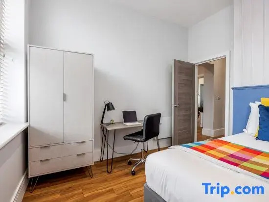Stunning Sea Views, Family Apt; Free Parking & Gym