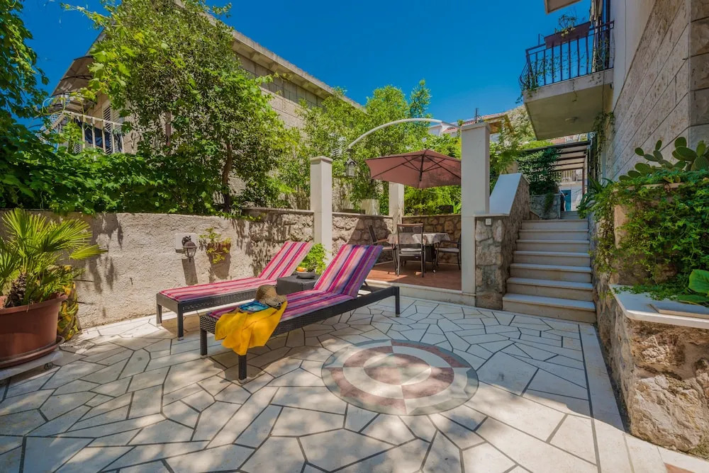 Apartment Ivona With Teracce