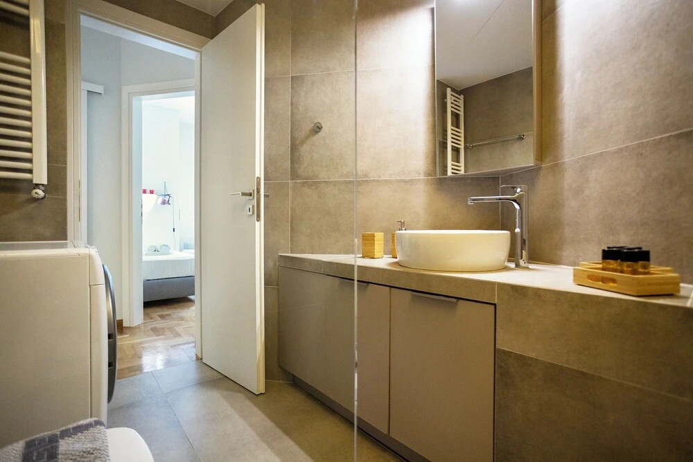 Trendy 2 bedroom Apartment 5min to metro