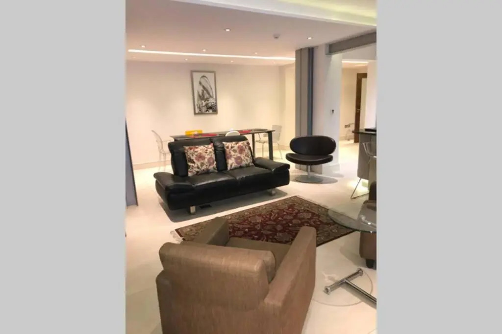 Stylish Large Cool 3 Bed 3 Bath Marylebone +Ac