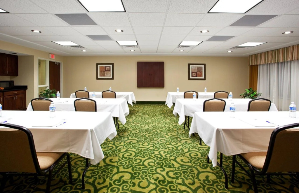 Holiday Inn Express Hotel & Suites Portland by IHG