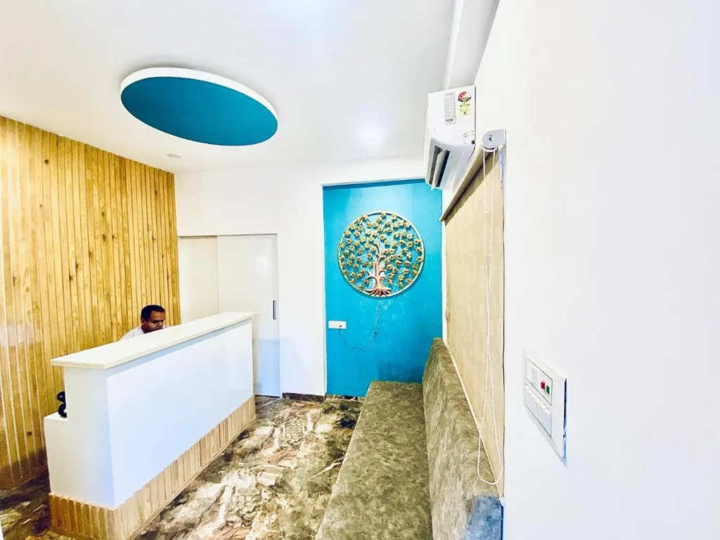Hotel Mumbai House-LIG Behind CHL Hospital