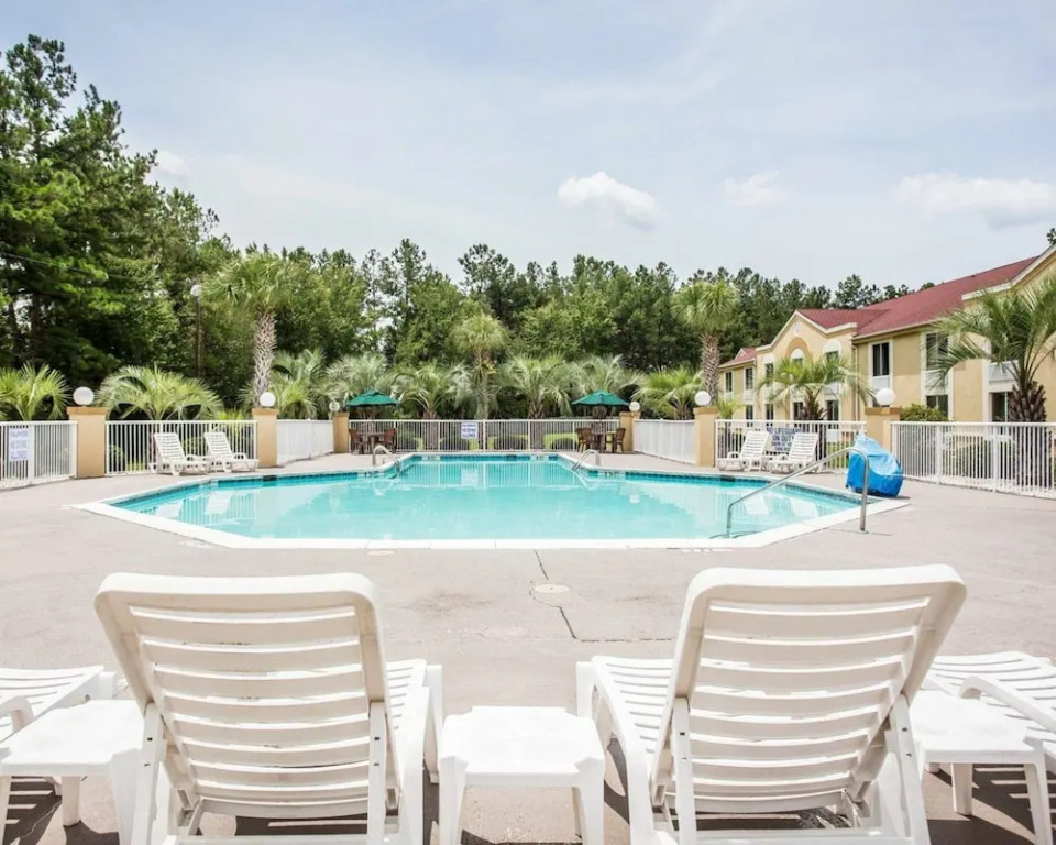 Comfort Inn & Suites