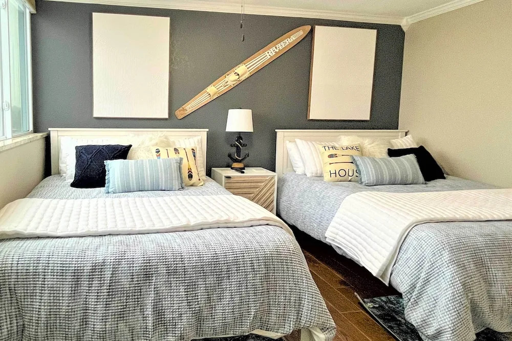 Updated Lake Daze Condo w/ Amazing Pool!