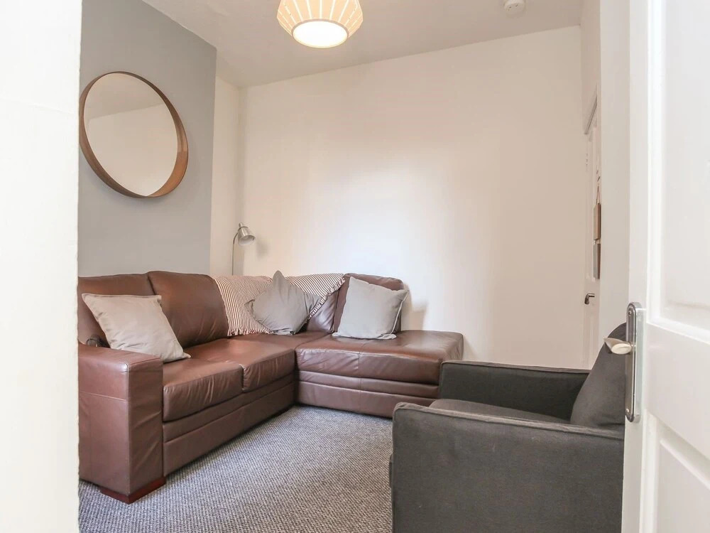 Belfast Budget Donegall Avenue 50