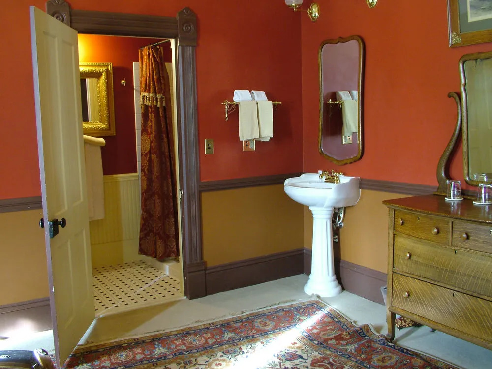 Martin & Mason Hotel