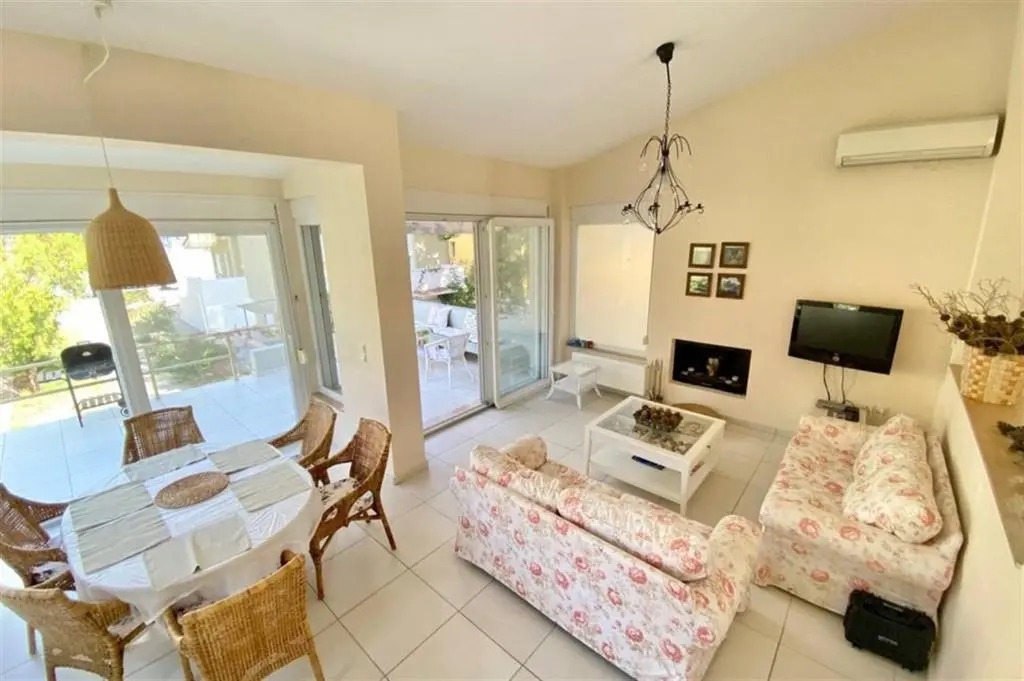 Helios Seafront Villa Rachoni - 3 bedrooms 7 guests