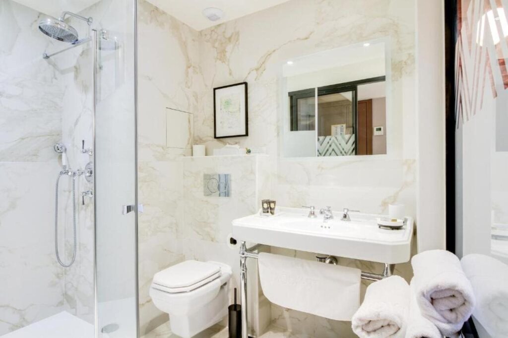 MomArt Hotel
