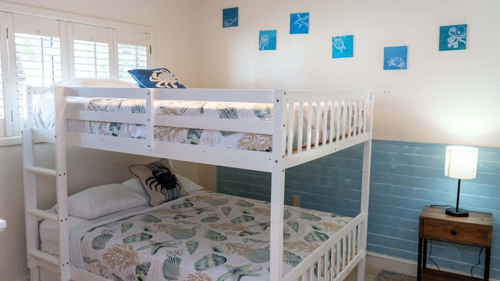 Peaceful, Big Patio, Pool, Near Beach 2 Bedroom Apts