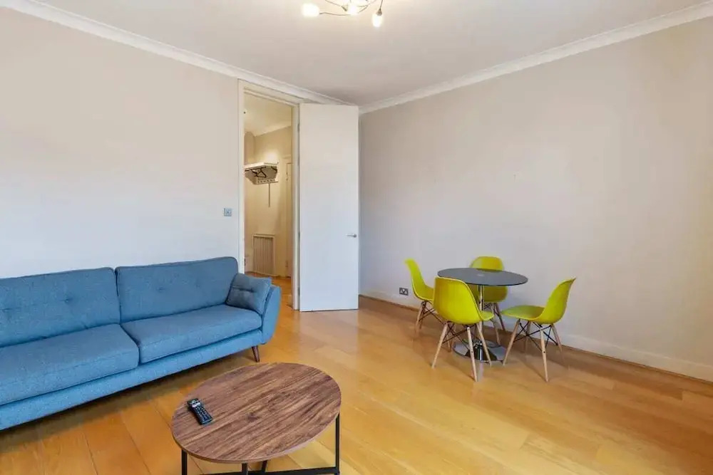 Modern & Cosy One Bedroom Apartment, Close to Tube