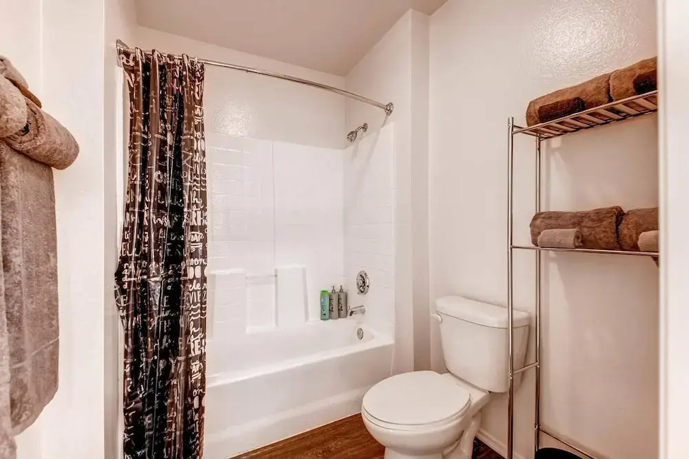 H3 -Gorgeous Multi Level San Diego Loft - Work or Escape Free Parking - #1 Location!