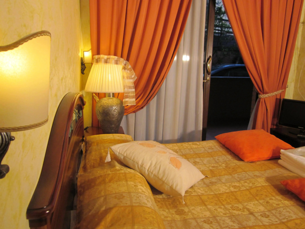 EURO HOUSE INN airport
