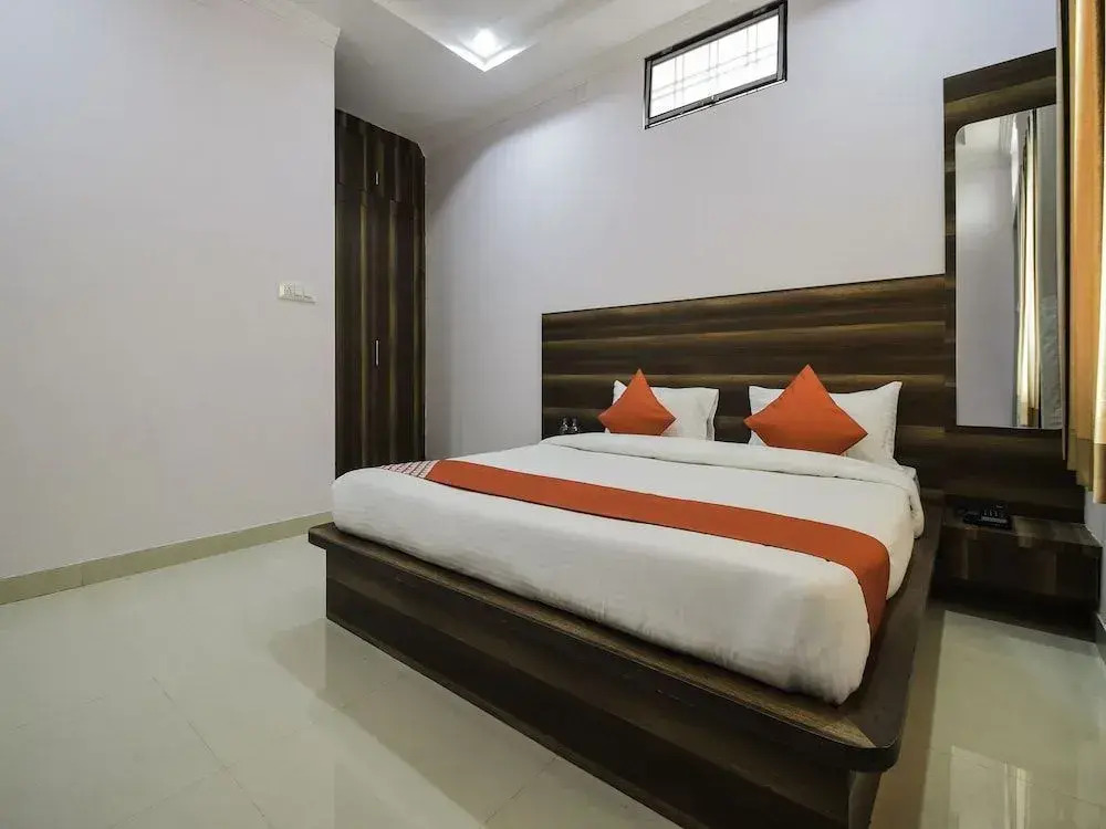 Yash Palace By OYO Rooms