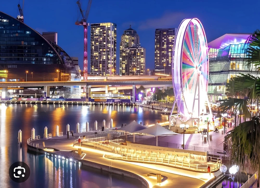Seasons Hotel ,Darling Harbour