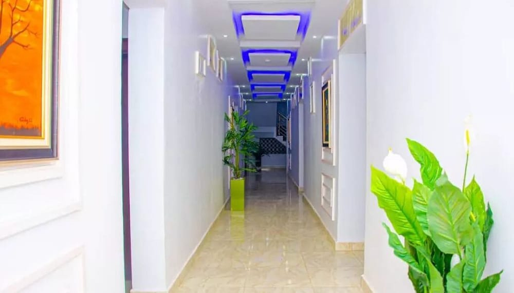 Elegant Suites by Golden Bide Jos
