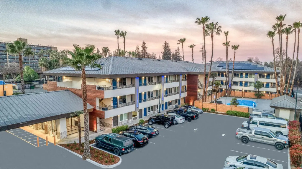 Studio 6 Suites Stockton, CA Waterfront