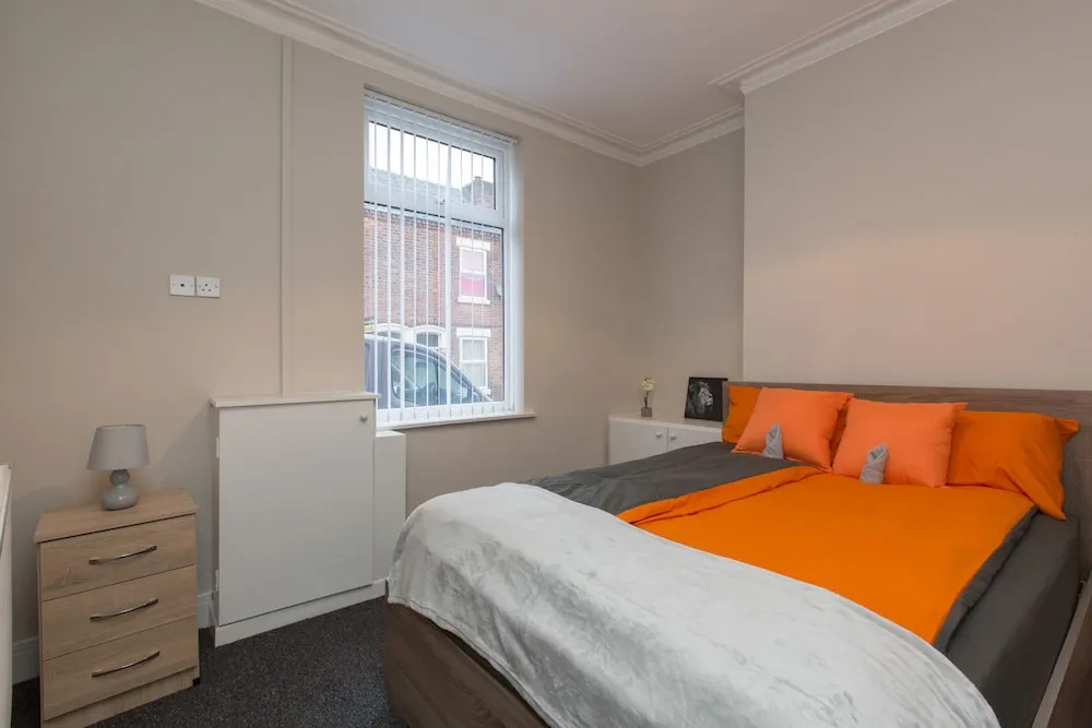 Townhouse @ 66 Rose Street Stoke
