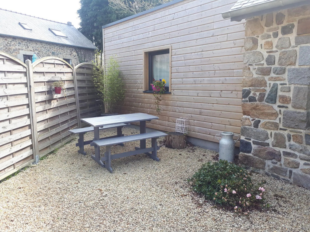 Quaint Holiday Home  in Saint-Gilles-les-Bois with Garden