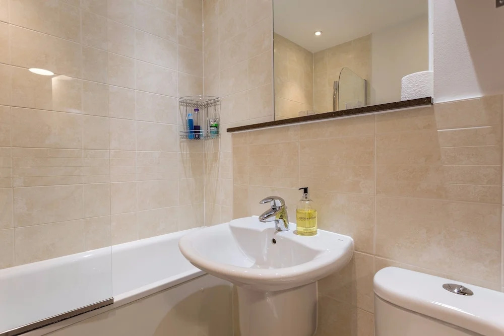 Amazing 1 Bedroom Flat in Bow with Balcony