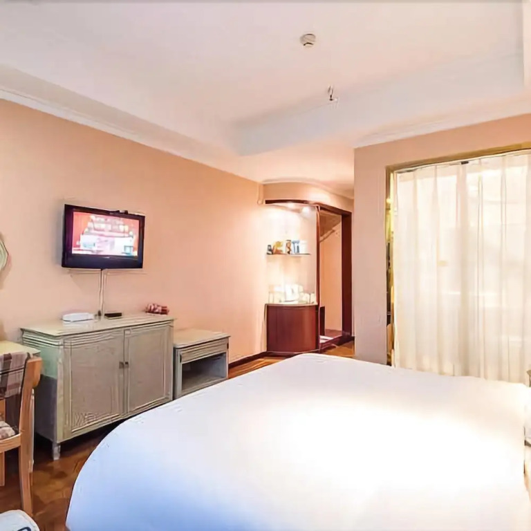Yijia Hotel