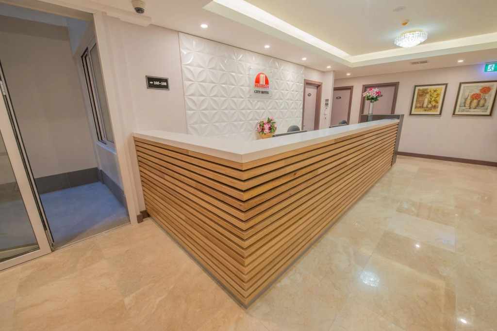 Megaboom City Hotel