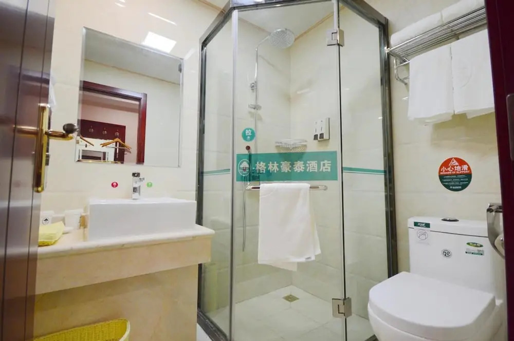 GreenTree Inn Jiangsu Suzhou Kunshan Huaqiao House