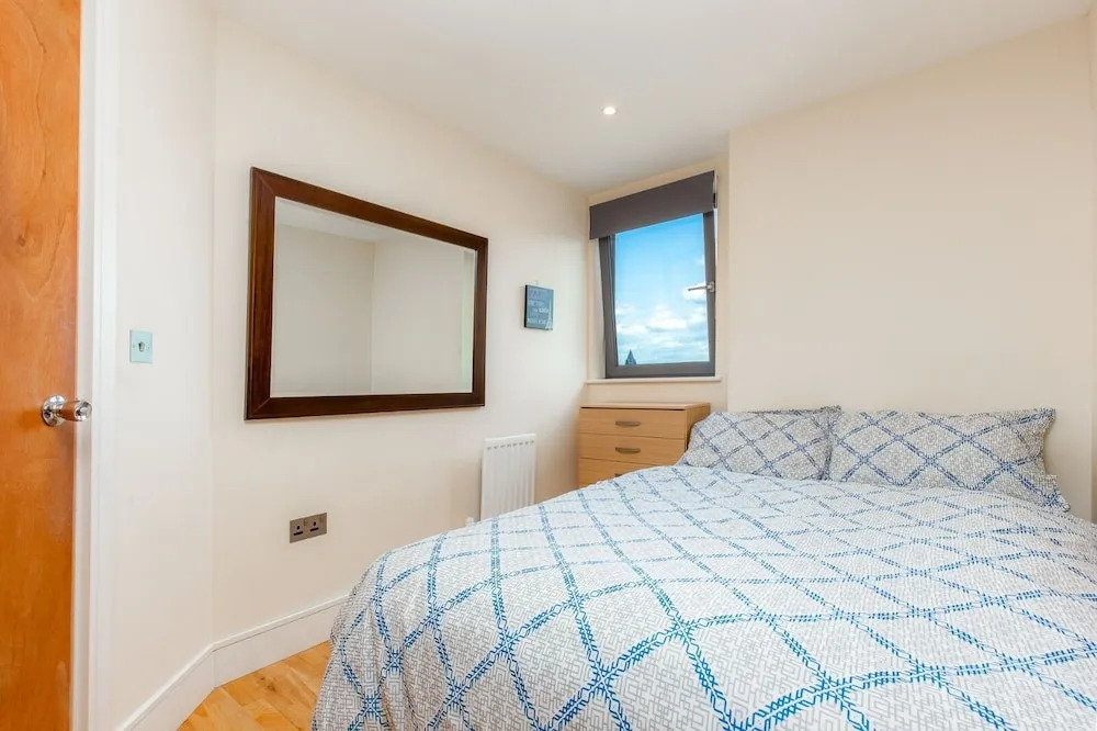 Parkview Apartments 30 - Deluxe Guest Room 2