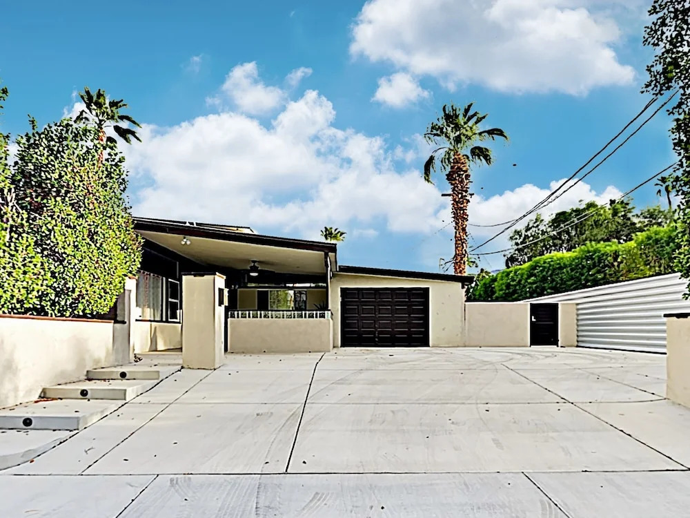 New Listing! Deepwell Oasis W/ Pool & Hot Tub 3 Bedroom Home