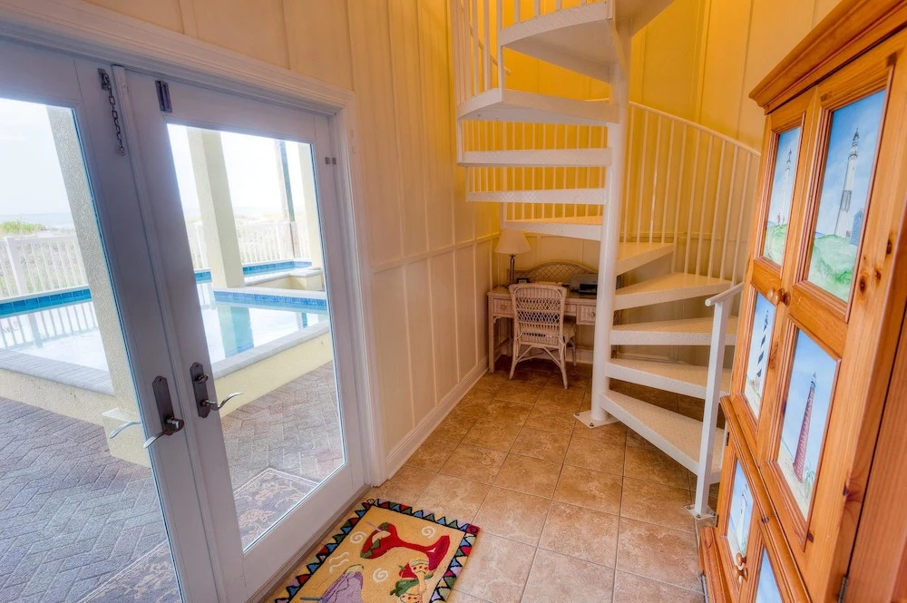 The Big Yellow House Apartment 5