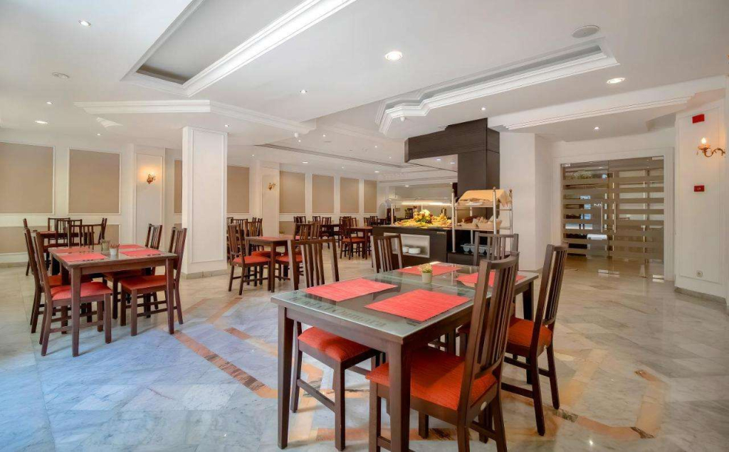 El Oumara Hotel