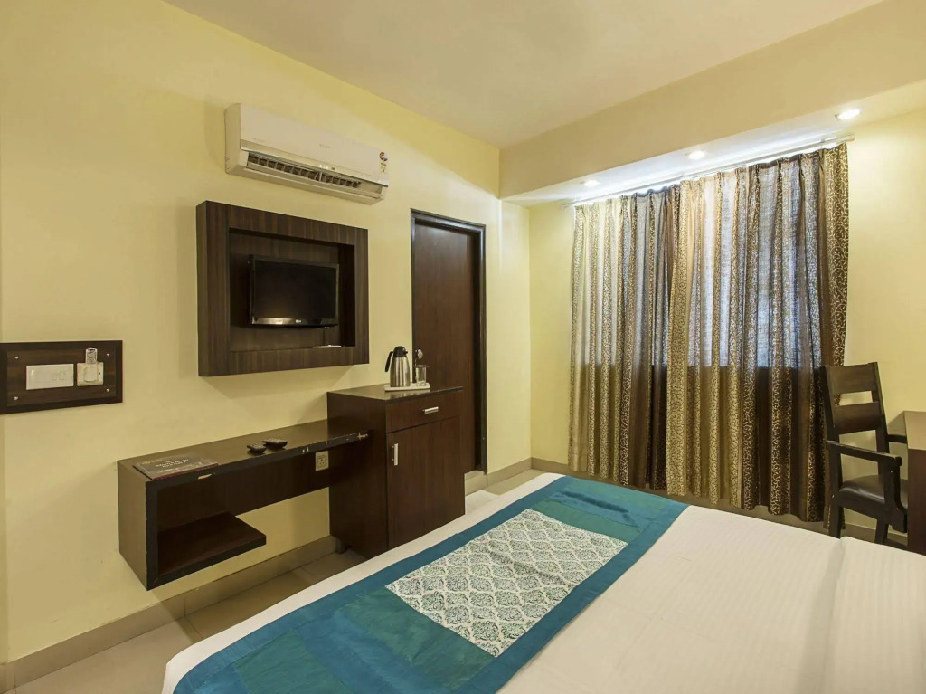 OYO 2048 Hotel Le Grand
