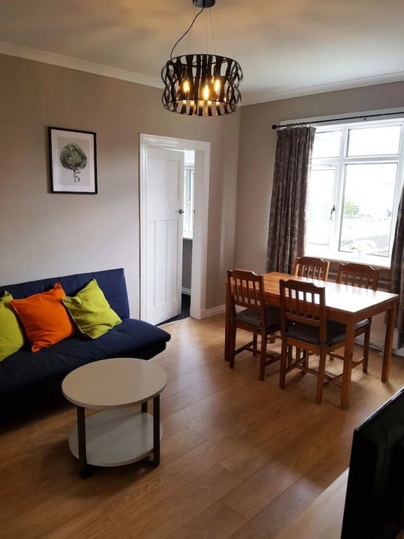 3 Bedroom Apartment Near King's Park