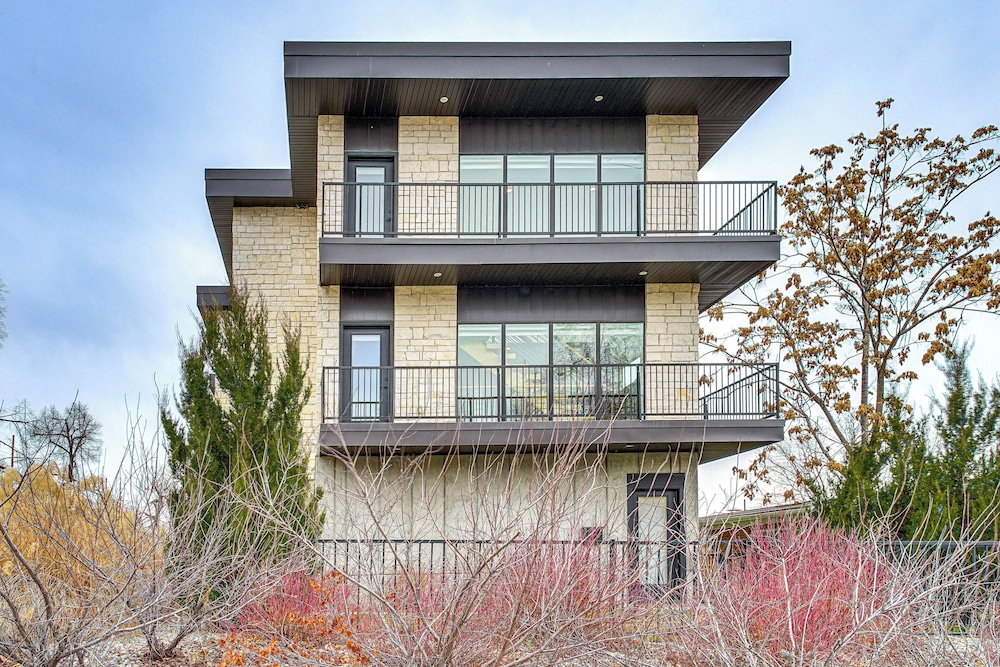 Hike, Ski & Explore Slc: Walkable Luxury Townhome