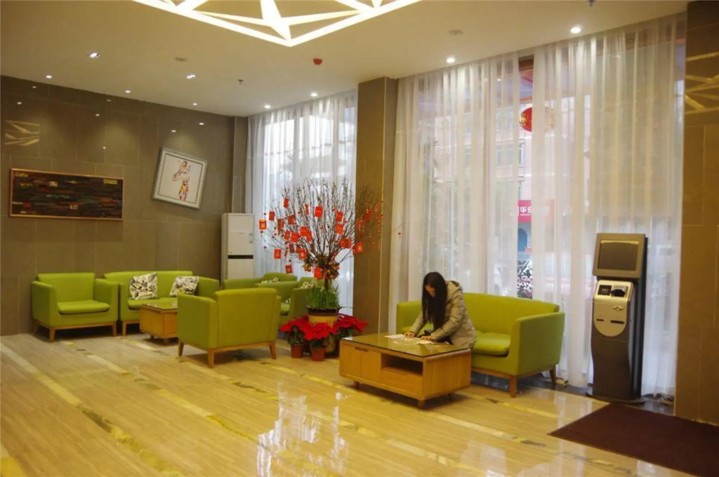 Young Trees Fashion Hotel