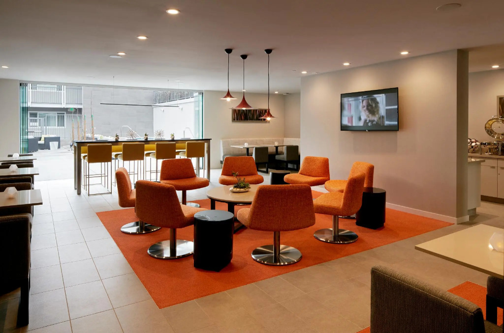 Hotel Lucent