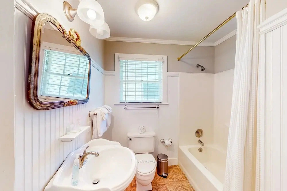 Classic Coastal Home With Game Room & Private hot tub - Walk to Beaches
