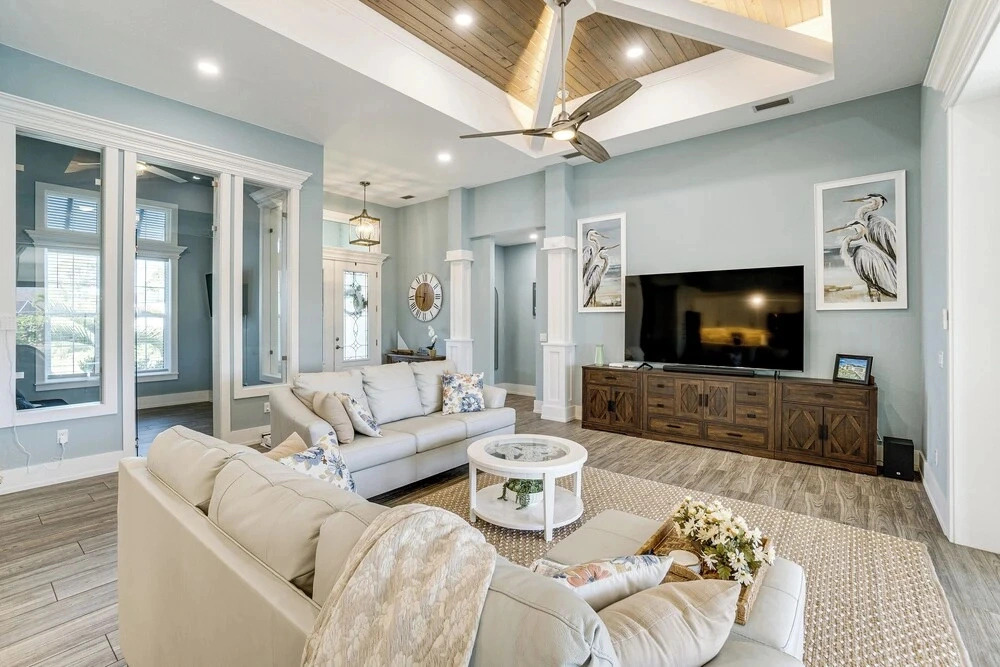 Luxury Waterfront Escape w/ Pool in Port Charlotte