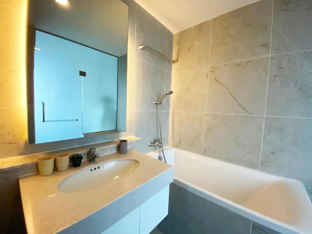The Astra 2bedroom,close night bazaar and old city