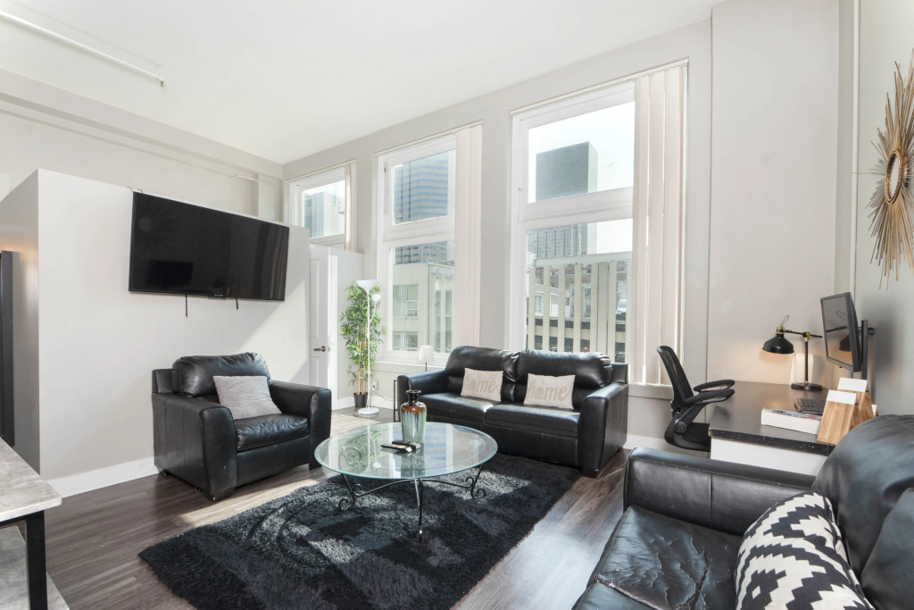 Loft Style Apt with Fast Wifi and Gym!