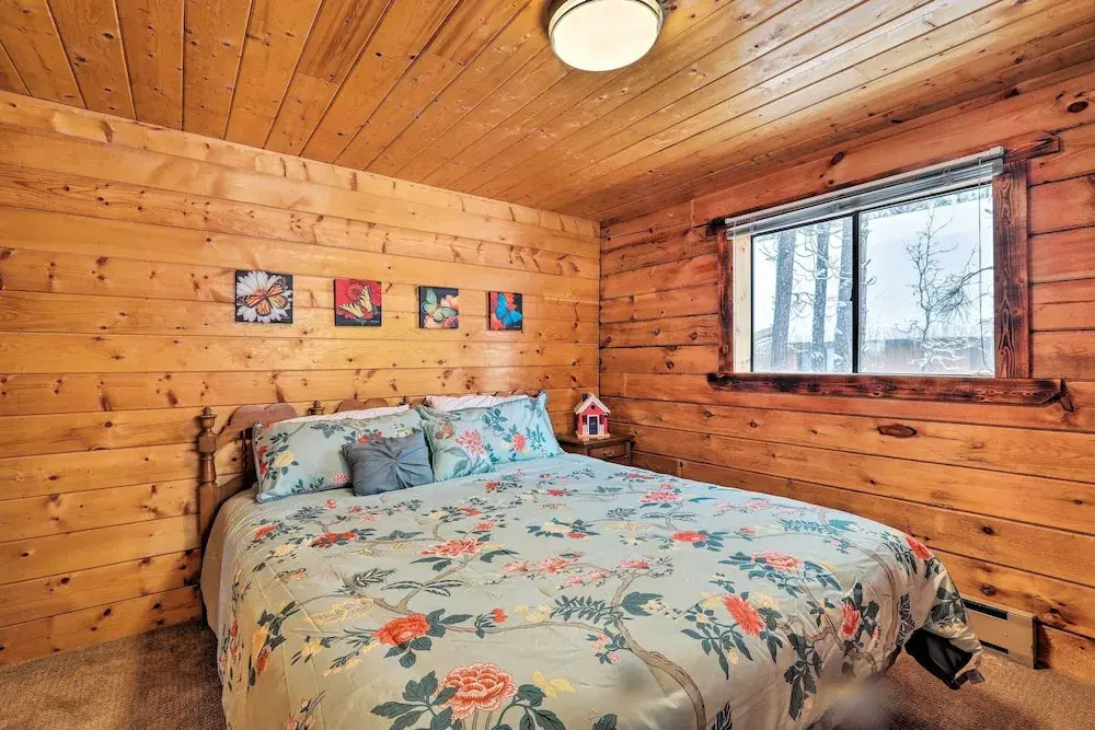 Furnished Deck: Cabin in Coconino National Forest