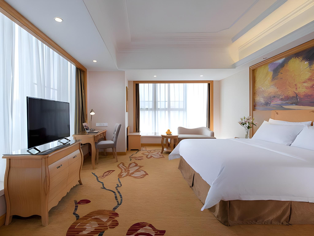 Vienna International Hotel (Yichang East Railway Station)